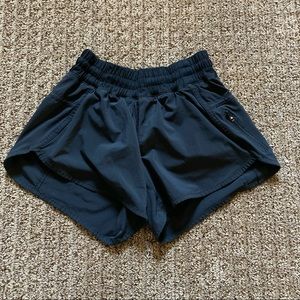 Lululemon tracker shorts